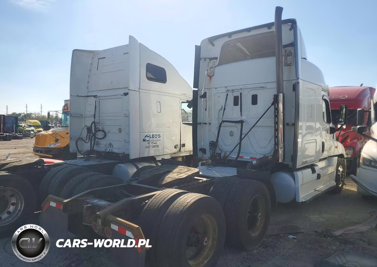 2016 Freightliner Cascadia 125 Semi Truck VIN:1FUJGLD5XGLHM4801 - 3