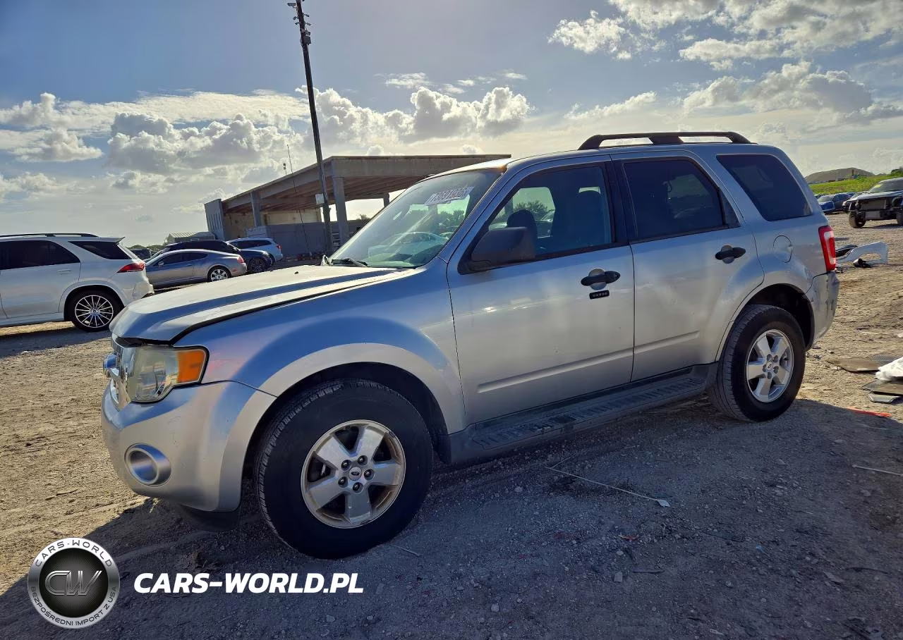 2010 Ford Escape Xlt VIN:1FMCU0DG8AKB43806 - 1