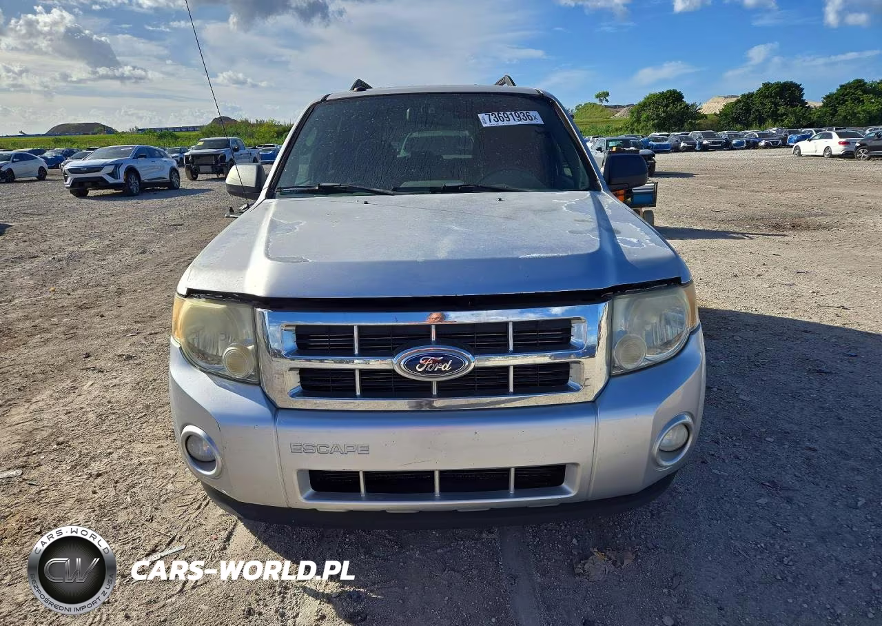 2010 Ford Escape Xlt VIN:1FMCU0DG8AKB43806 - 5