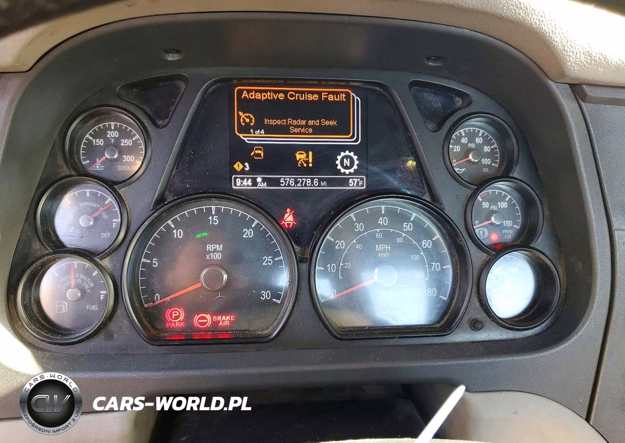 2018 Peterbilt 579 - Semi Truck VIN:1XPBA48X2JD478394 - 9