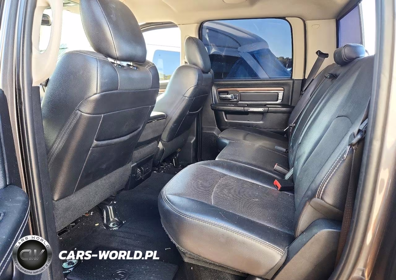 2017 Ram 2500 Laramie VIN:3C6UR5FL1HG620800 - 10