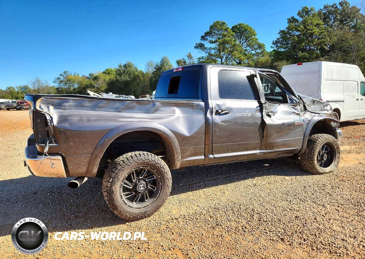 2017 Ram 2500 Laramie VIN:3C6UR5FL1HG620800 - 3