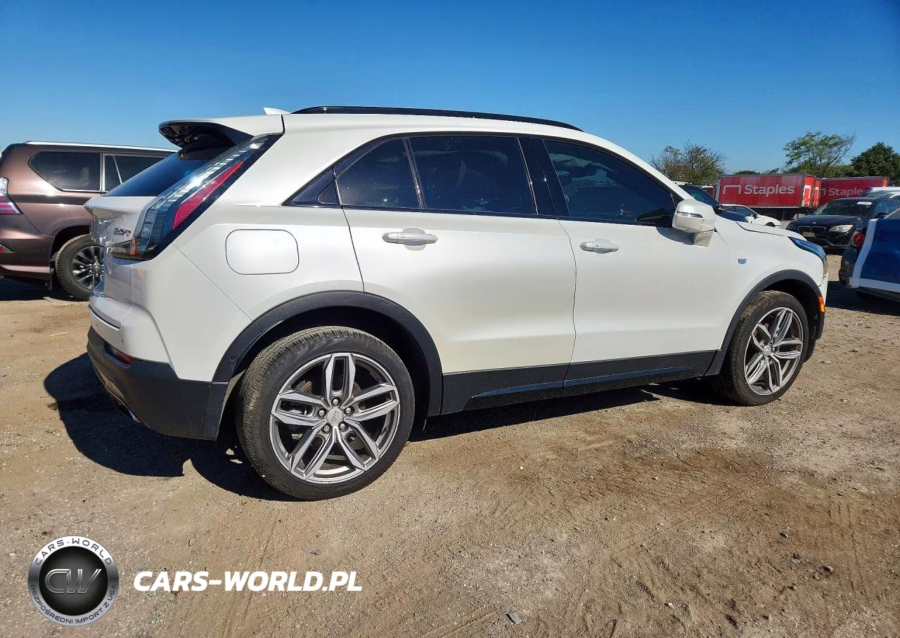2019 Cadillac Xt4 Sport VIN:1GYFZFR48KF211644 - 3