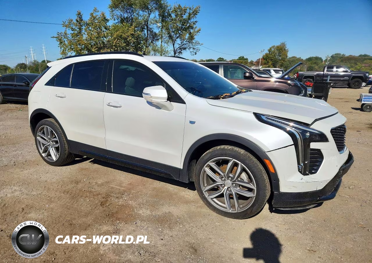 2019 Cadillac Xt4 Sport VIN:1GYFZFR48KF211644 - 4