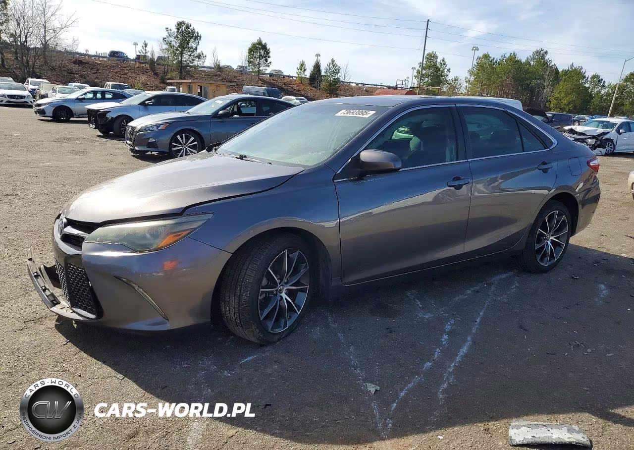 2015 Toyota Camry Xse – zdjęcie 1 z 12