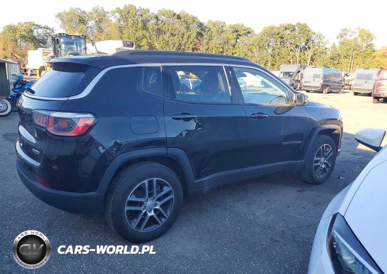 2018 Jeep Compass Latitude 4X4 VIN:3C4NJDBB3JT418534 - 3