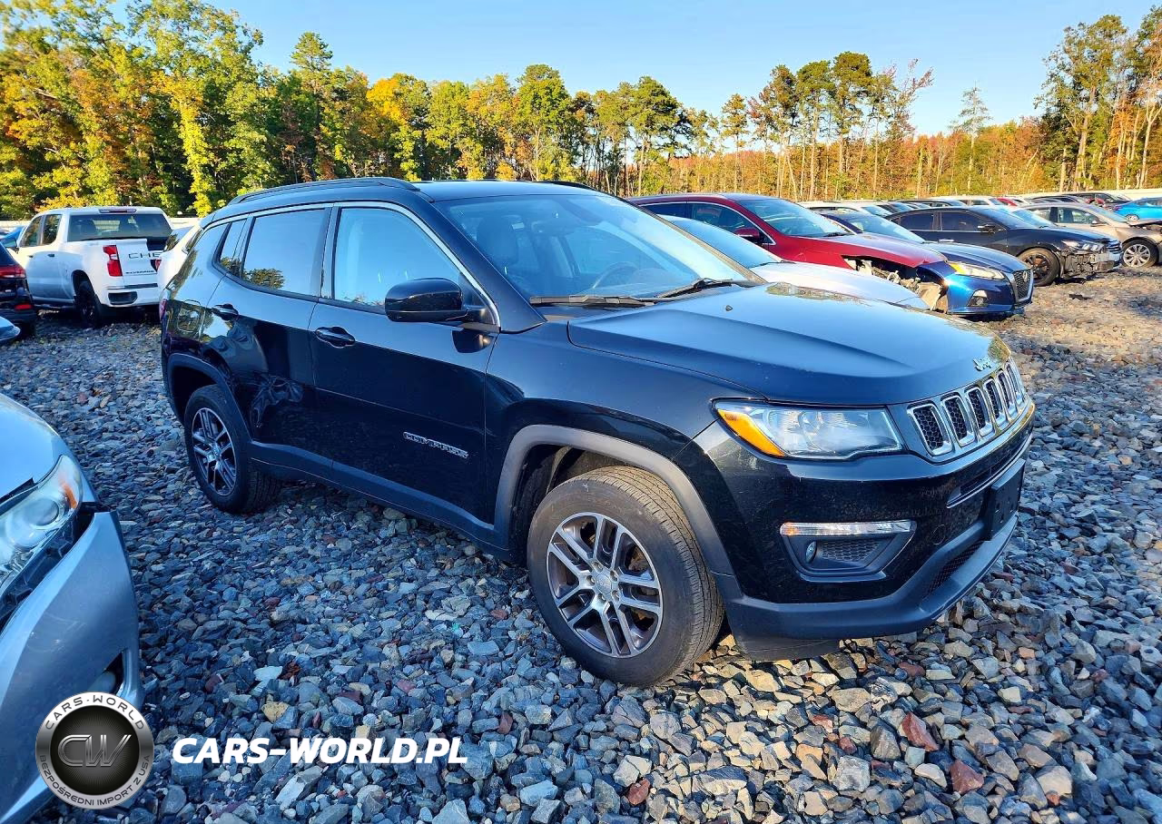 2018 Jeep Compass Latitude 4X4 VIN:3C4NJDBB3JT418534 - 4