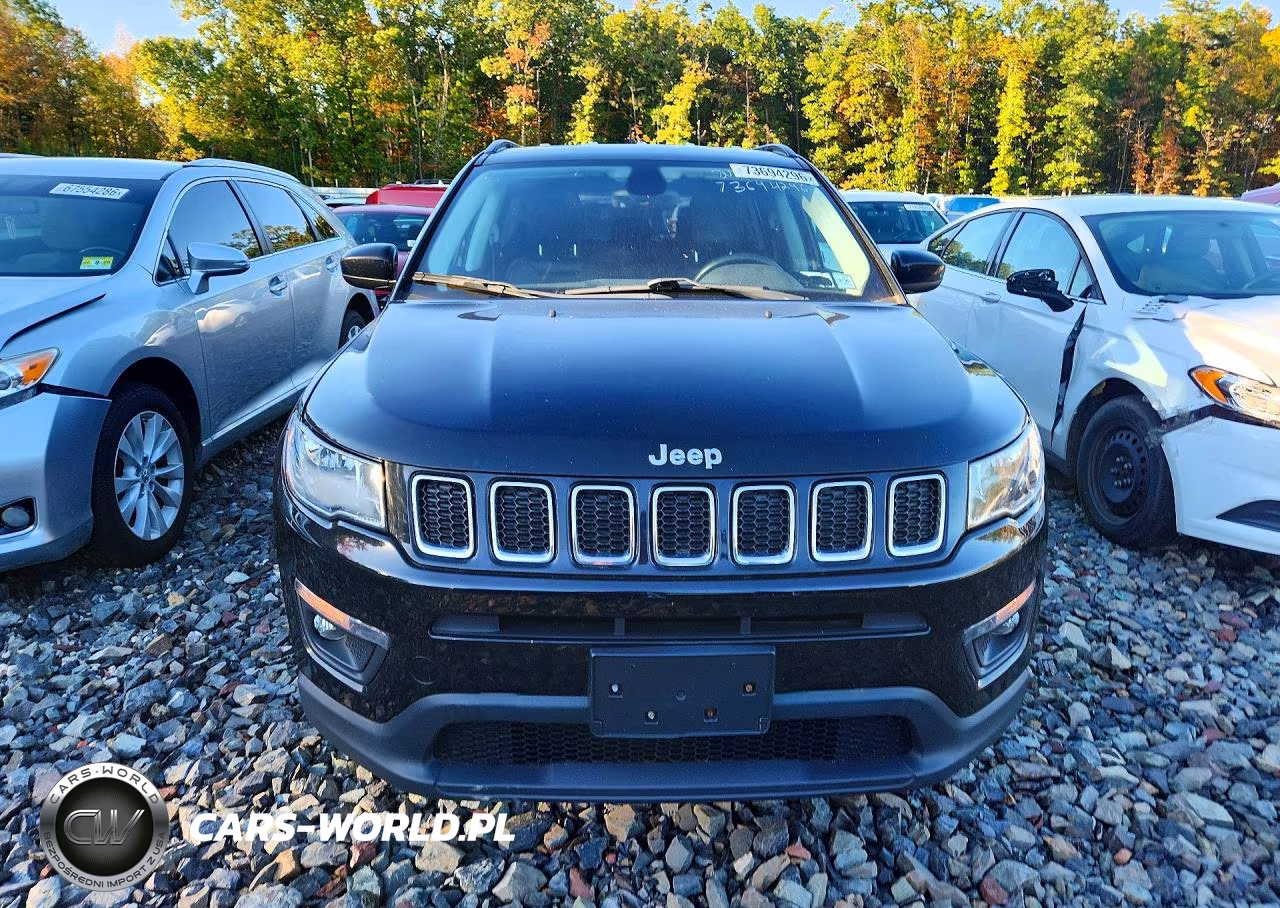 2018 Jeep Compass Latitude 4X4 VIN:3C4NJDBB3JT418534 - 5