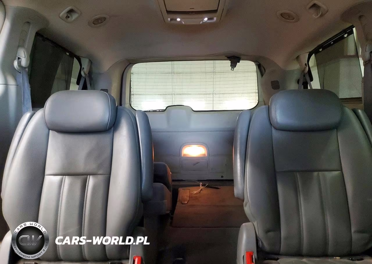2010 Chrysler Town & Country Touring VIN:2A4RR5DX0AR329509 - 10
