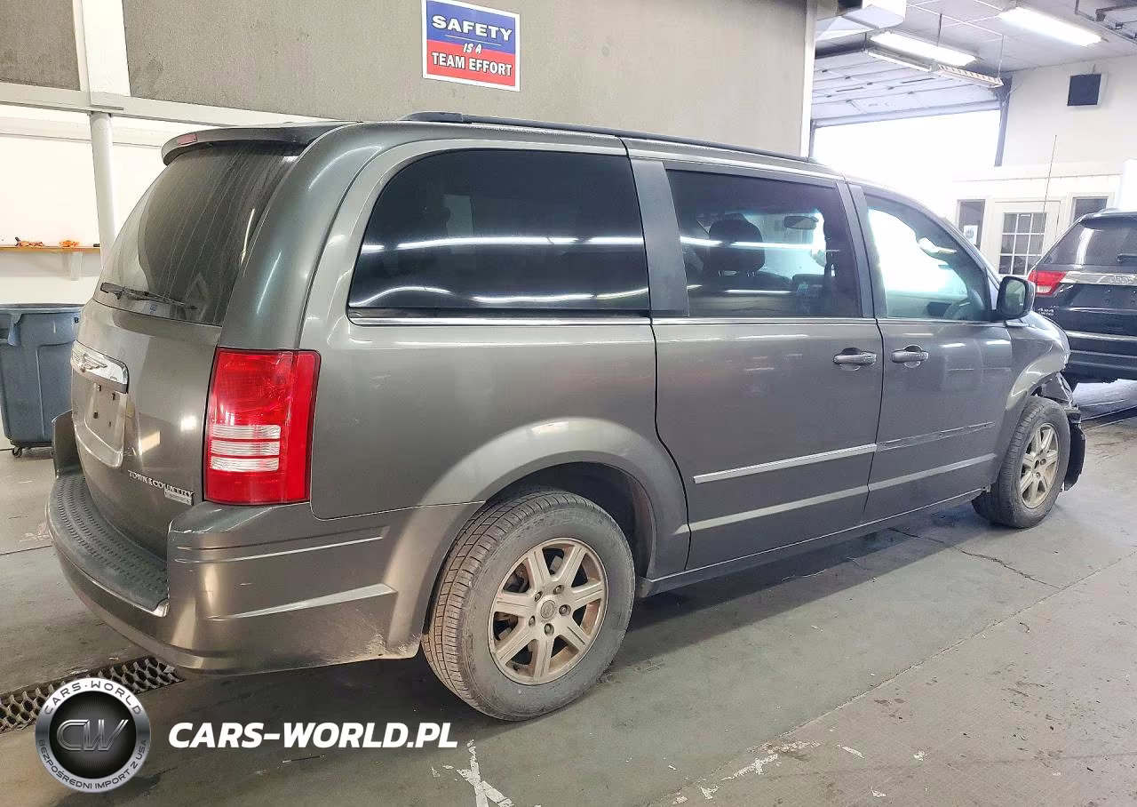 2010 Chrysler Town & Country Touring VIN:2A4RR5DX0AR329509 - 3