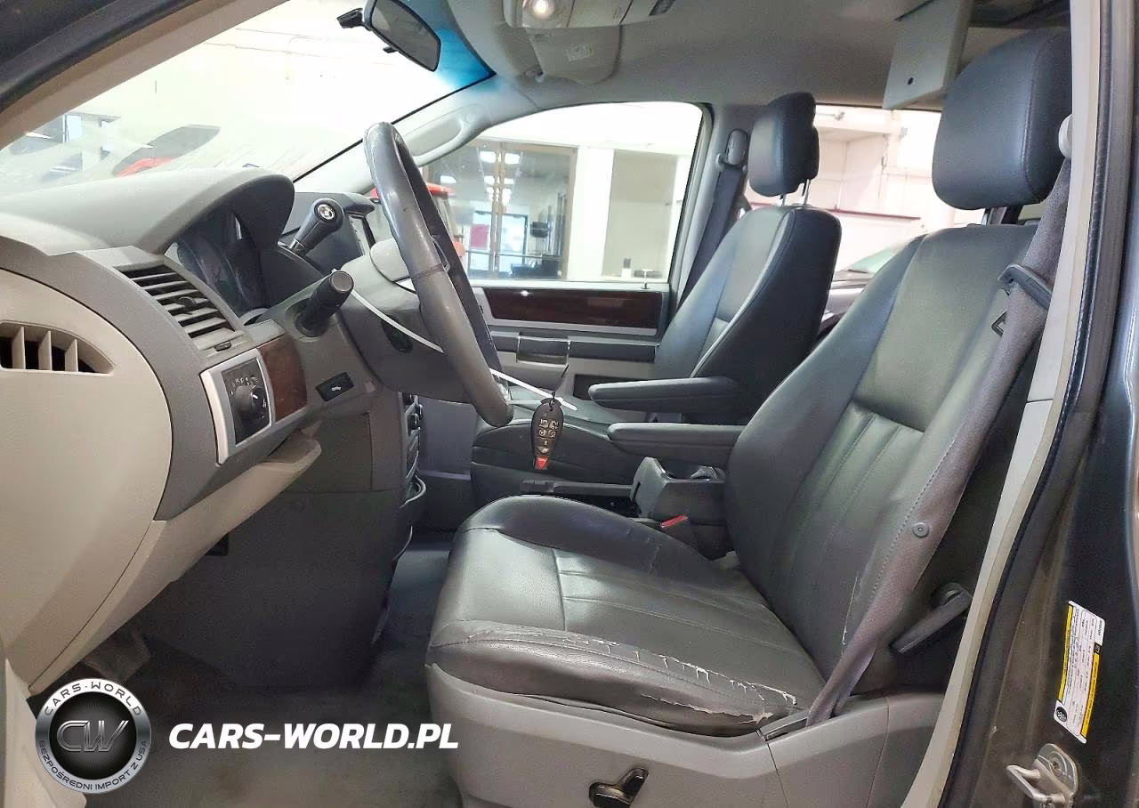 2010 Chrysler Town & Country Touring VIN:2A4RR5DX0AR329509 - 7