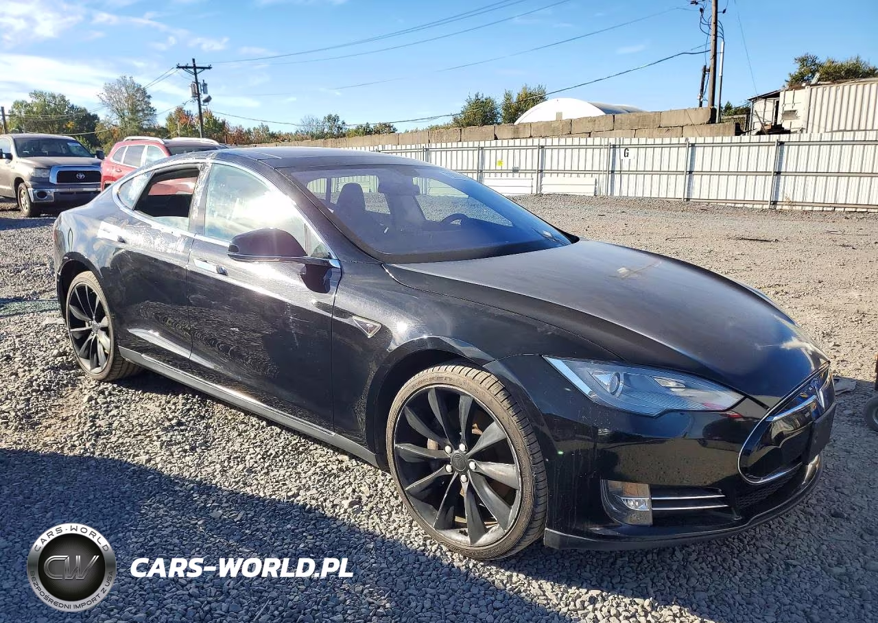 2013 Tesla Model S VIN:5YJSA1CN6DFP22065 - 4