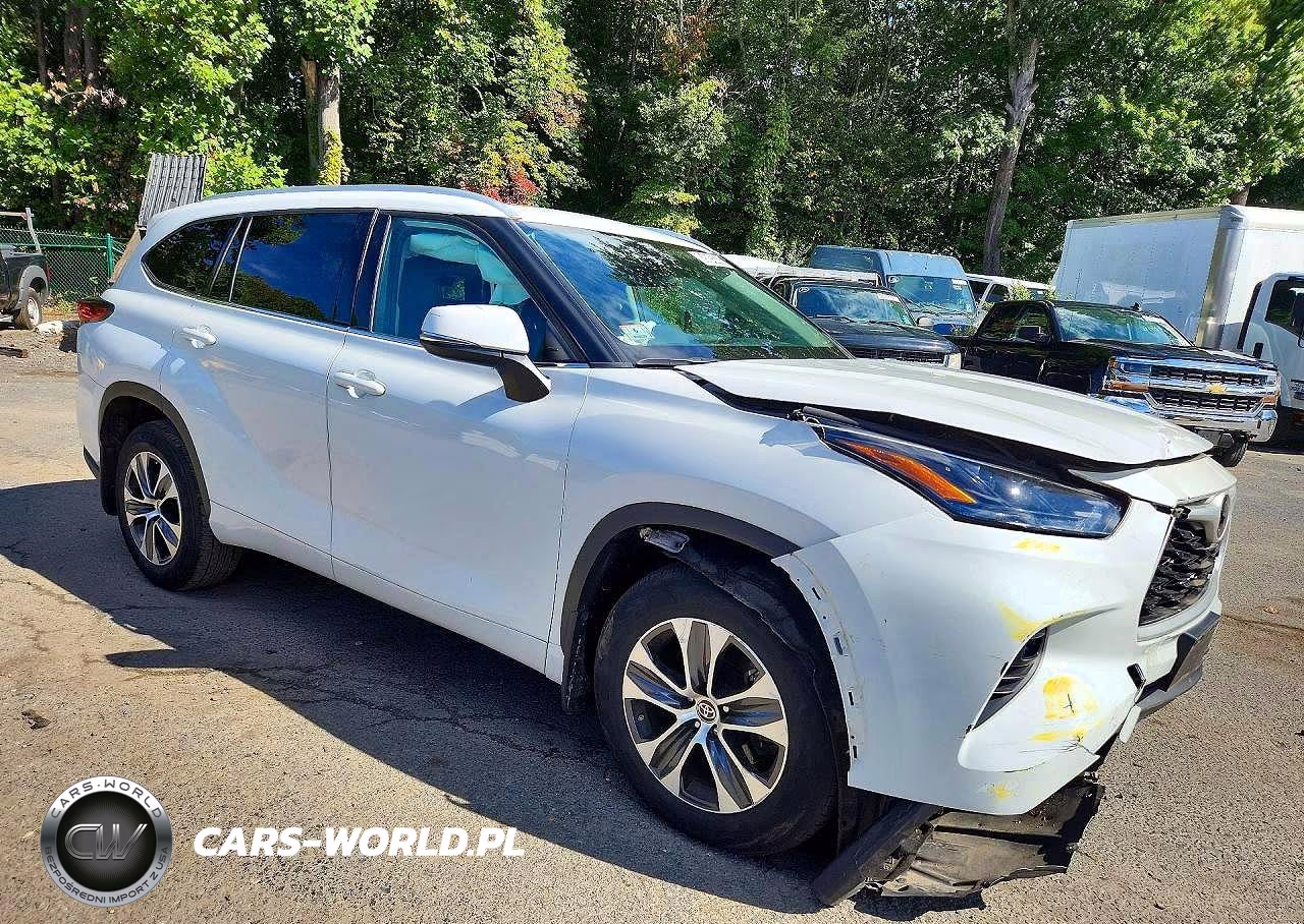 2022 Toyota Highlander Xle VIN:5TDGZRBH5NS580930 - 4
