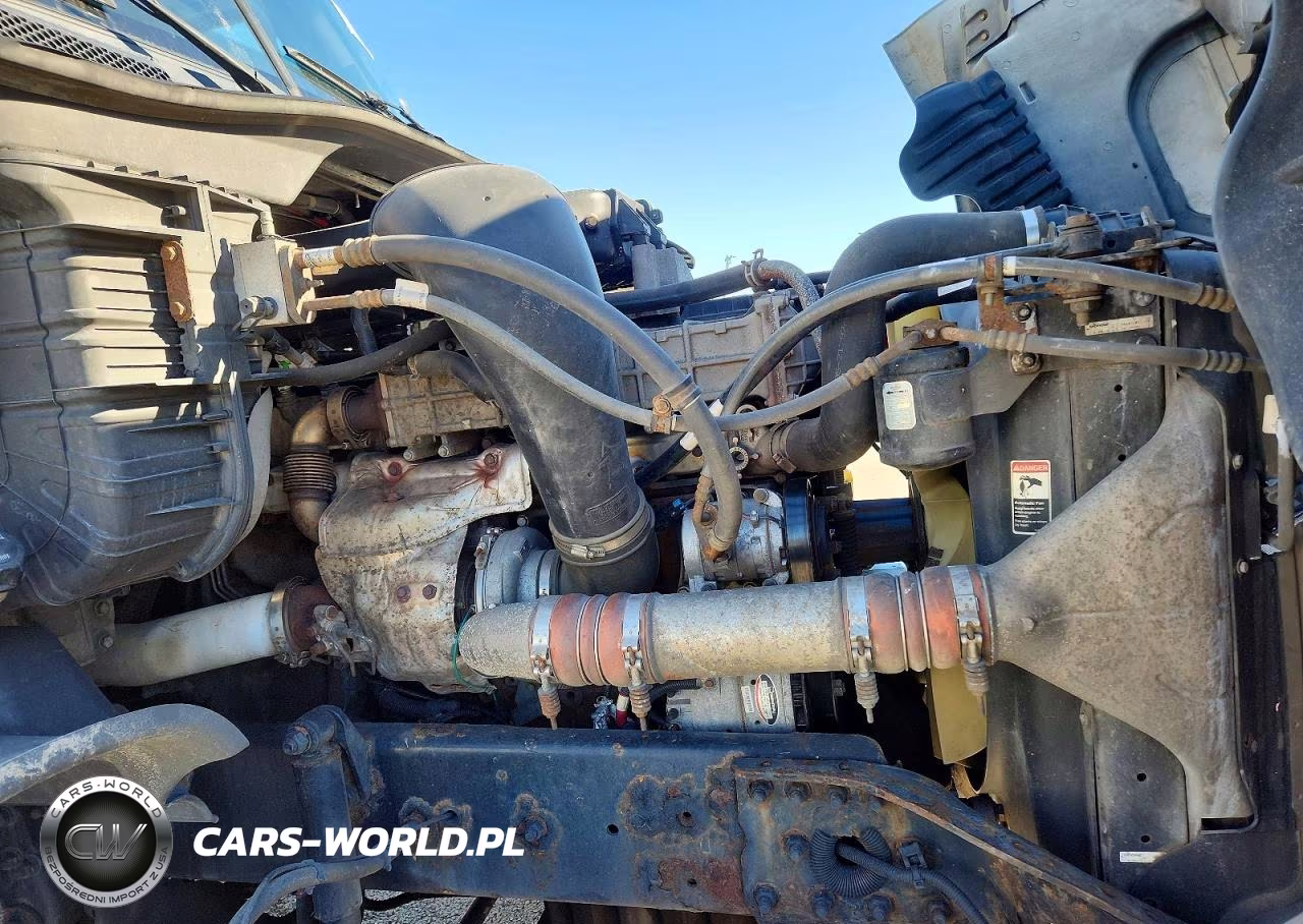 2016 Freightliner Cascadia 125 Semi Truck VIN:1FUBGEDV1GLHC5775 - 10