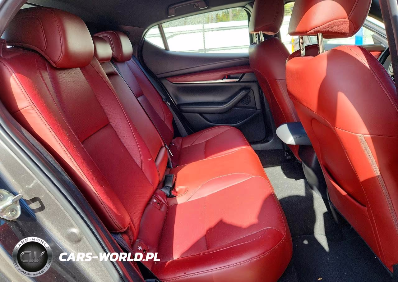 2021 Mazda 3 Premium VIN:JM1BPAML9M1313983 - 10