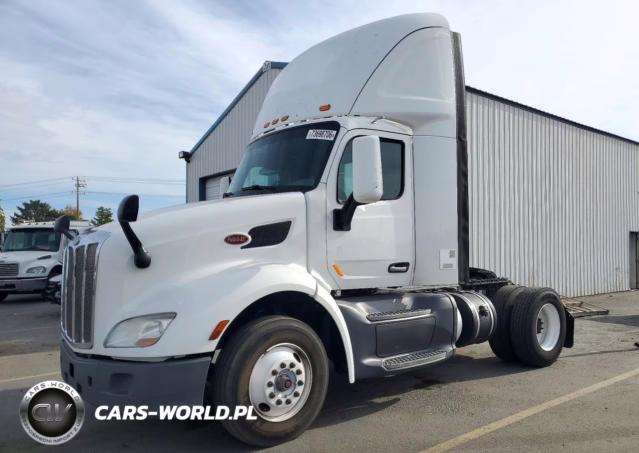 2018 Peterbilt 579 Semi Truck
