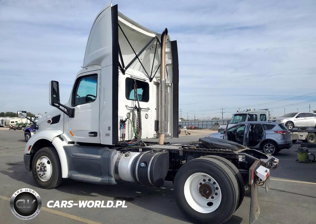 2018 Peterbilt 579 Semi Truck VIN:1XPBA48X3JD478260 - 2