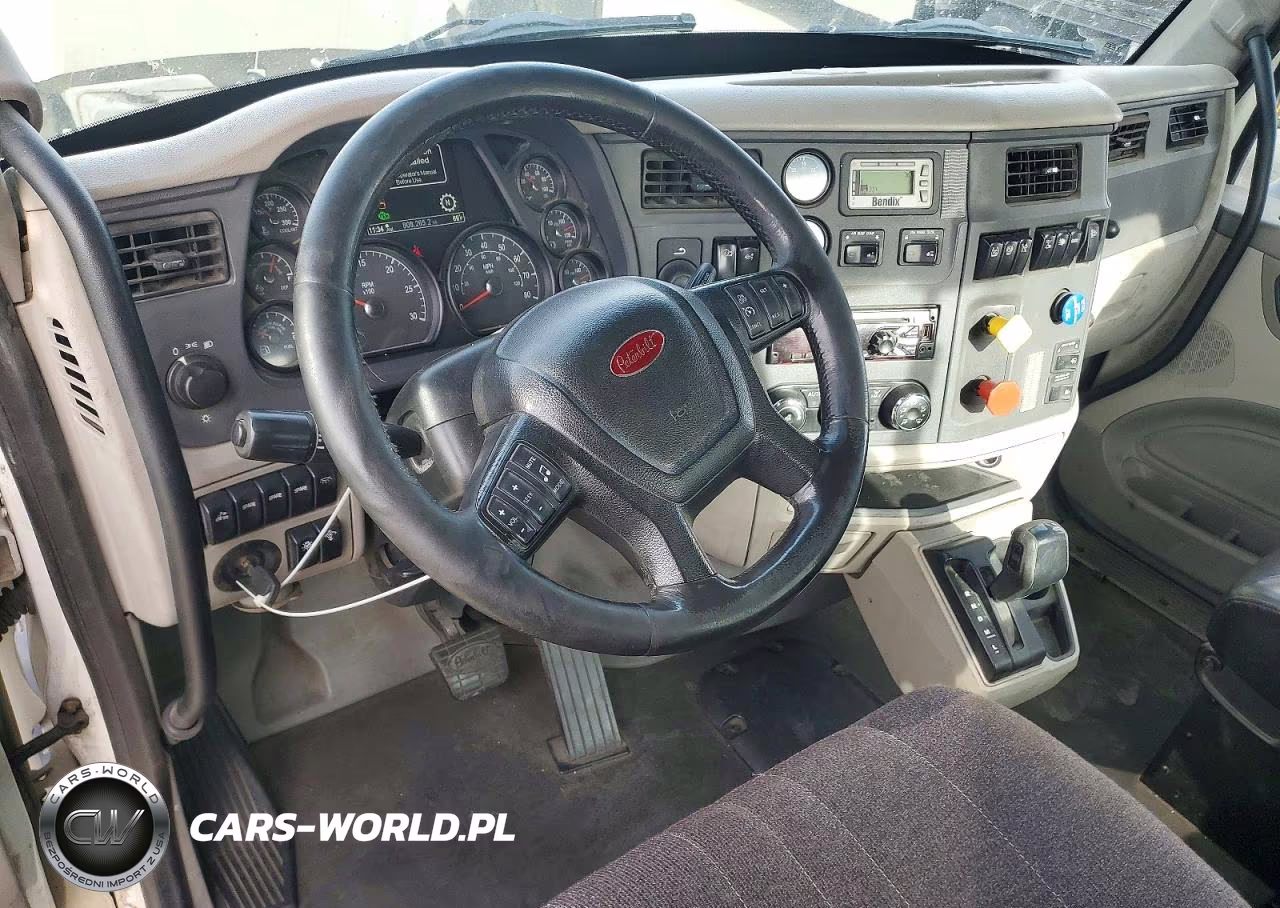 2018 Peterbilt 579 Semi Truck VIN:1XPBA48X3JD478260 - 8