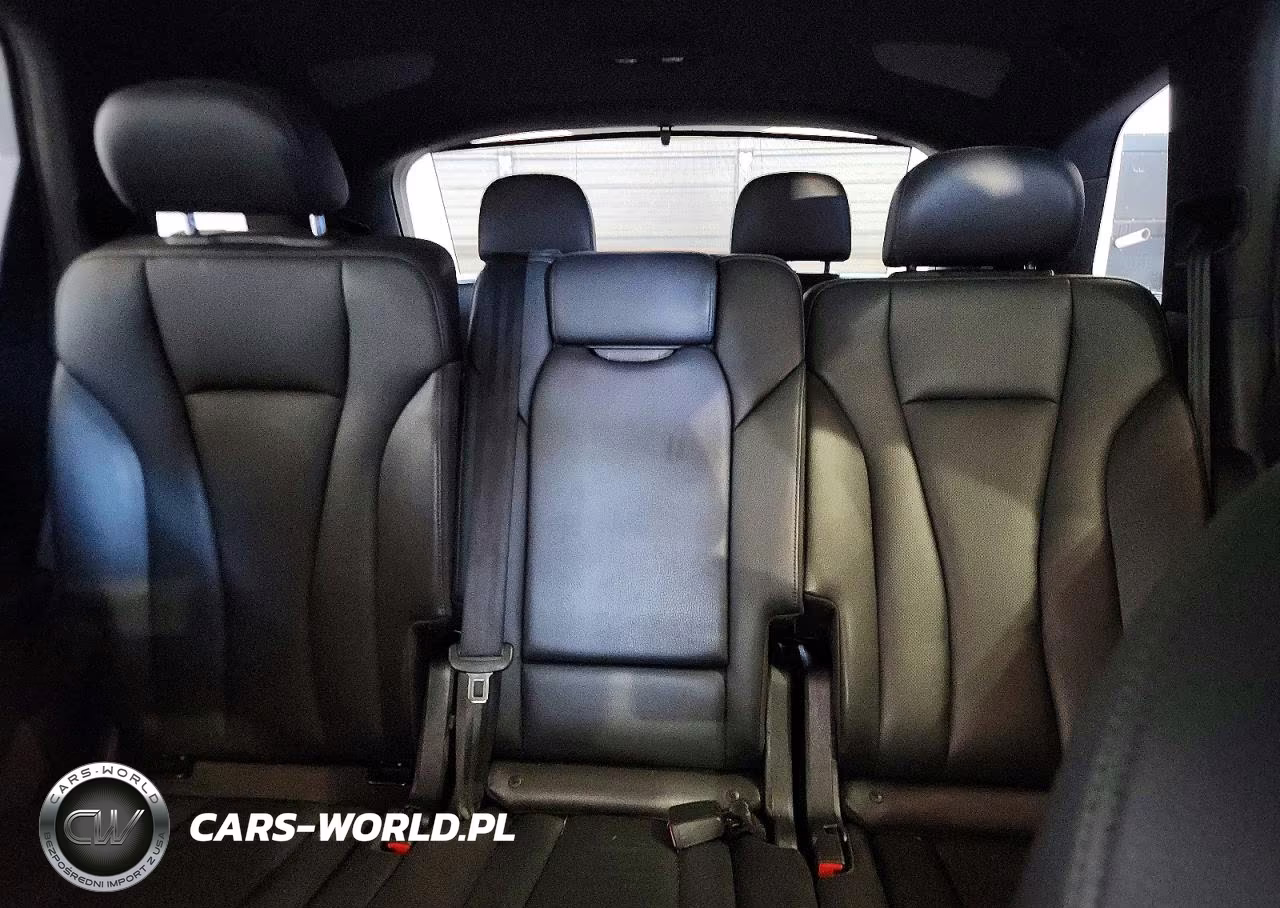2018 Audi Q7 Prestige VIN:WA1VAAF79JD011001 - 10
