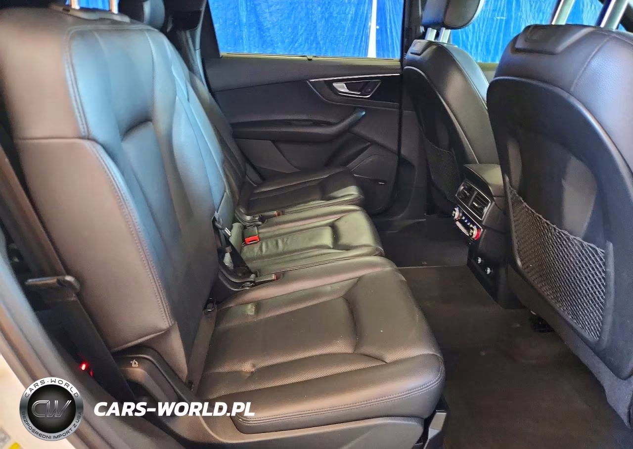 2018 Audi Q7 Prestige VIN:WA1VAAF79JD011001 - 11