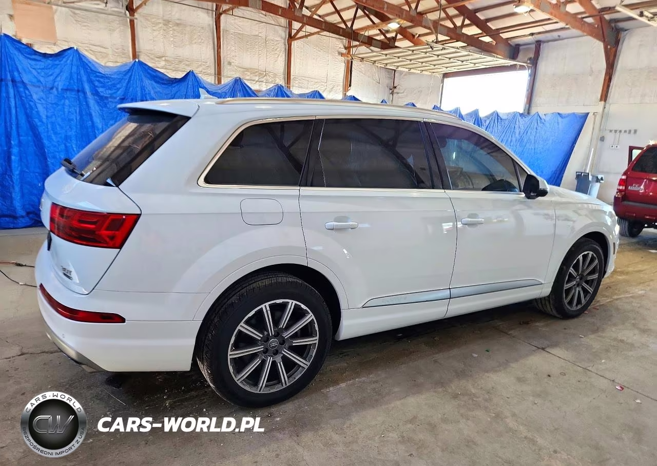 2018 Audi Q7 Prestige VIN:WA1VAAF79JD011001 - 3