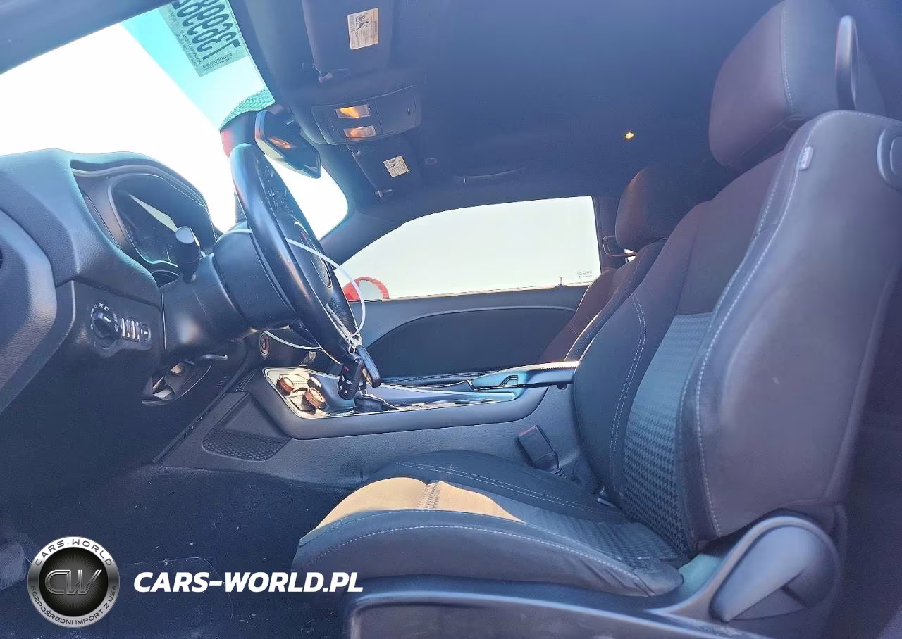 2021 Dodge Challenger Sxt VIN:2C3CDZAG7MH596621 - 7