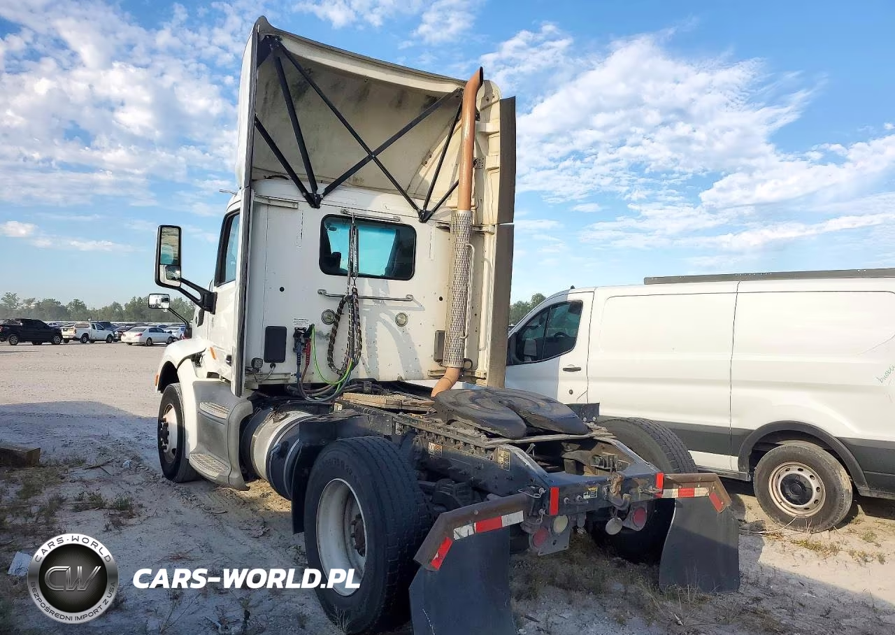 2018 Peterbilt 579 VIN:1XPBA48X5JD477322 - 2