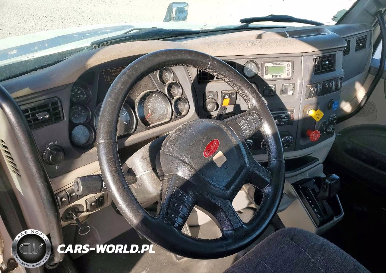 2018 Peterbilt 579 VIN:1XPBA48X5JD477322 - 7