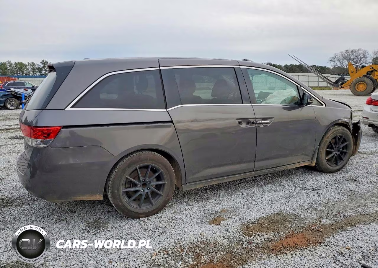 2014 Honda Odyssey Touring VIN:5FNRL5H95EB089765 - 3