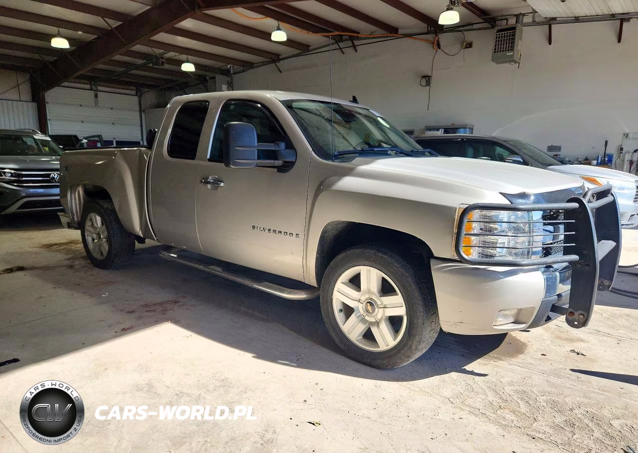 2008 Chevrolet Silverado K1500 VIN:2GCEK19J581323235 - 4