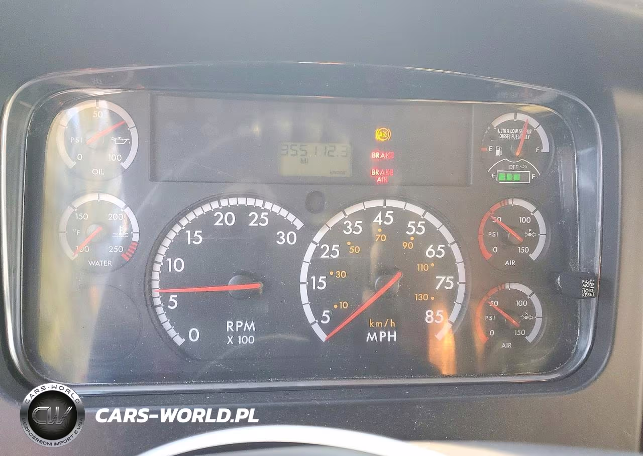2015 Freightliner Business Class M2 Semi Truck VIN:1FUBC5CY6FHGK0808 - 9