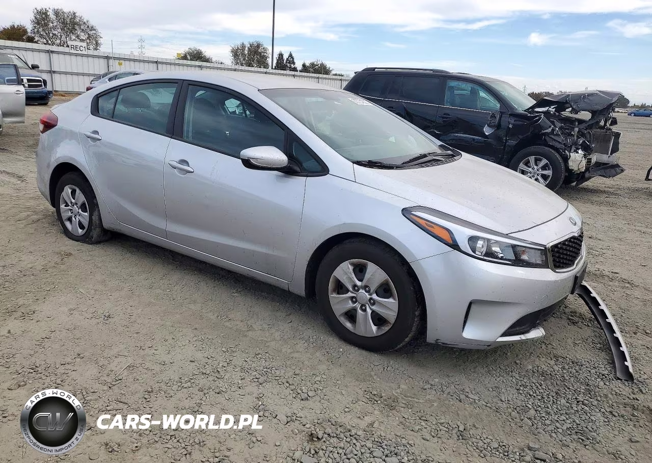 2018 Kia Forte Lx VIN:3KPFK4A73JE214772 - 4