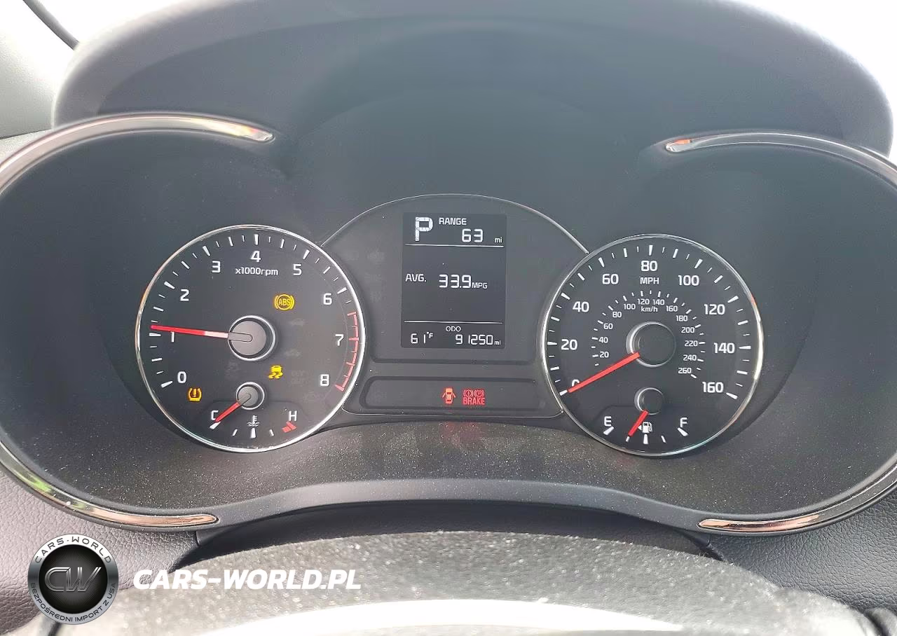 2018 Kia Forte Lx VIN:3KPFK4A73JE214772 - 9