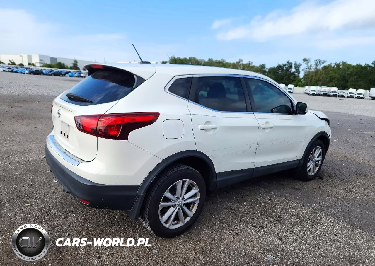 2018 Nissan Rogue Sport S VIN:JN1BJ1CP3JW188826 - 3