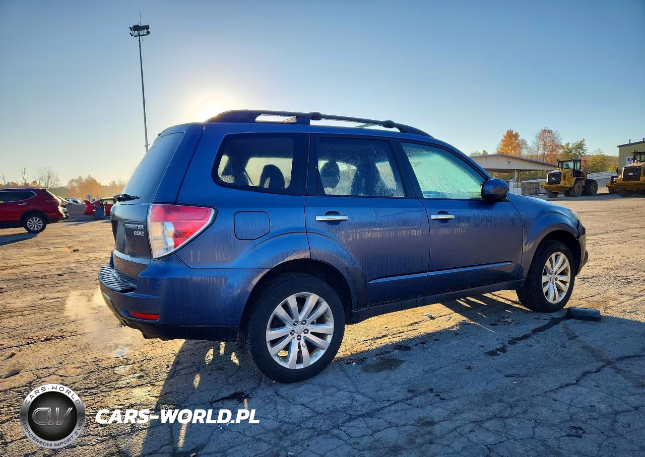 2011 Subaru Forester VIN:JF2SHAEC3BH713975 - 3