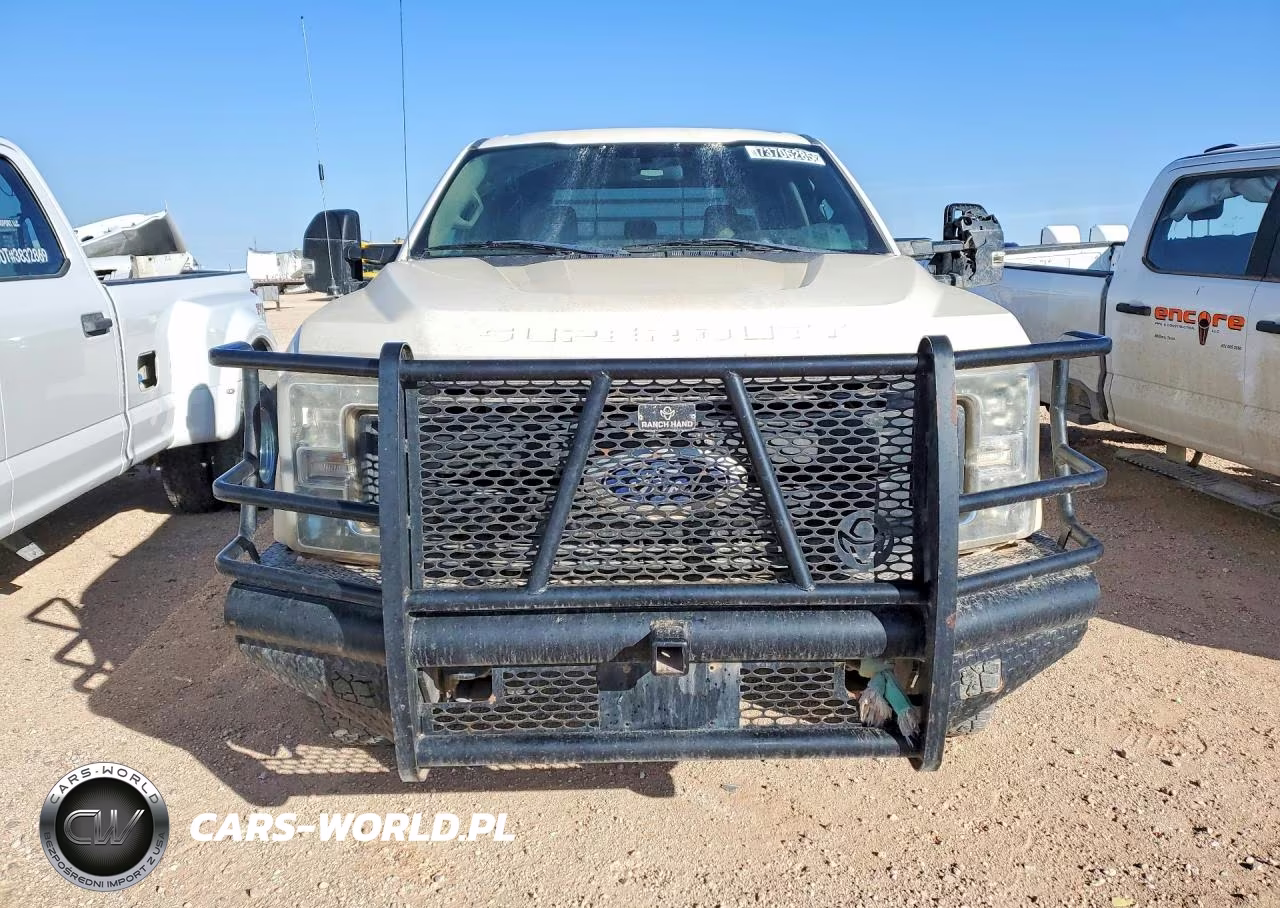 2019 Ford F250 Super Duty Flatbed Truck VIN:1FT7W2B65KEG06622 - 5