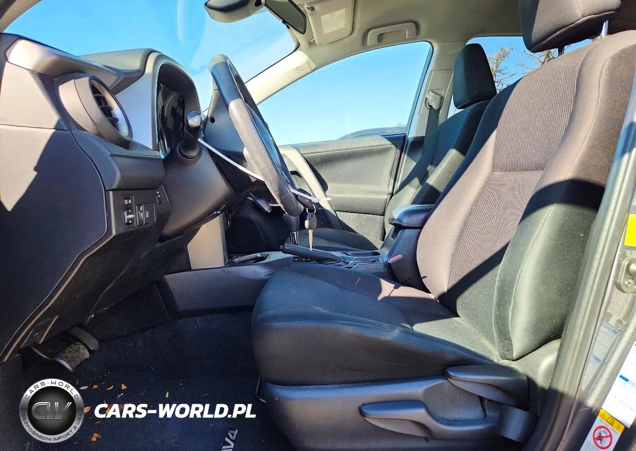 2018 Toyota Rav4 Le VIN:2T3BFREV6JW752461 - 7