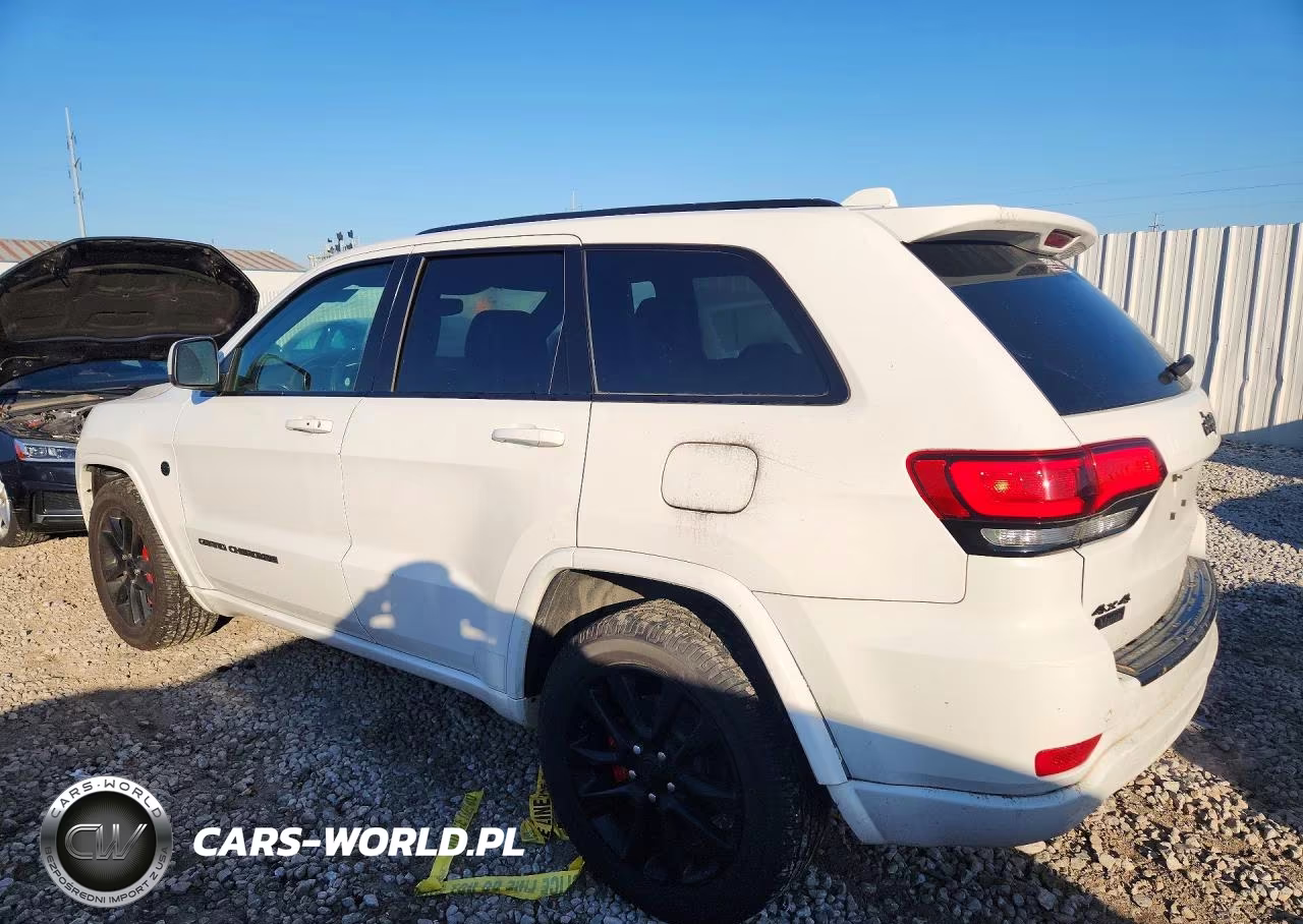 2018 Jeep Grand Cherokee Laredo VIN:1C4RJFAG4JC256807 - 2