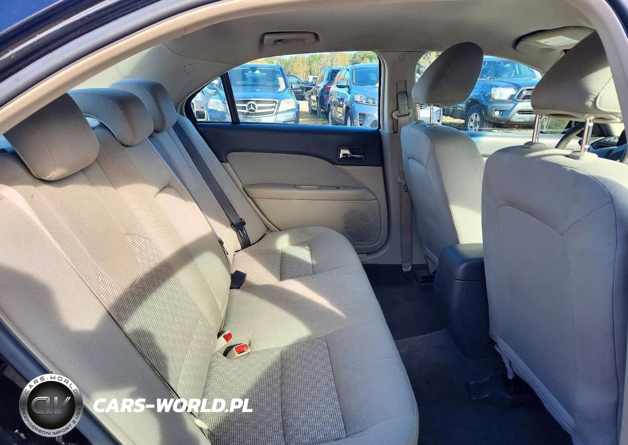 2010 Ford Fusion S VIN:3FAHP0GA6AR359048 - 10
