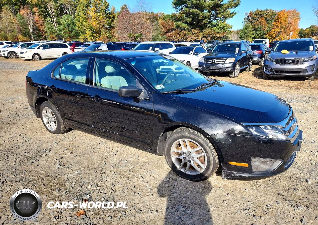 2010 Ford Fusion S VIN:3FAHP0GA6AR359048 - 4