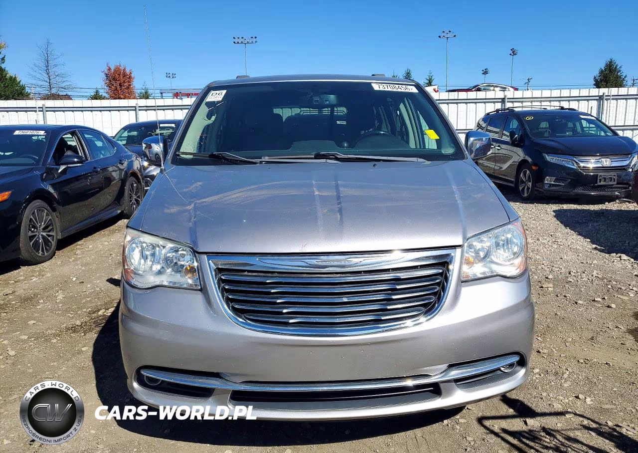 2015 Chrysler Town & Country Touring L VIN:2C4RC1CG8FR673808 - 5