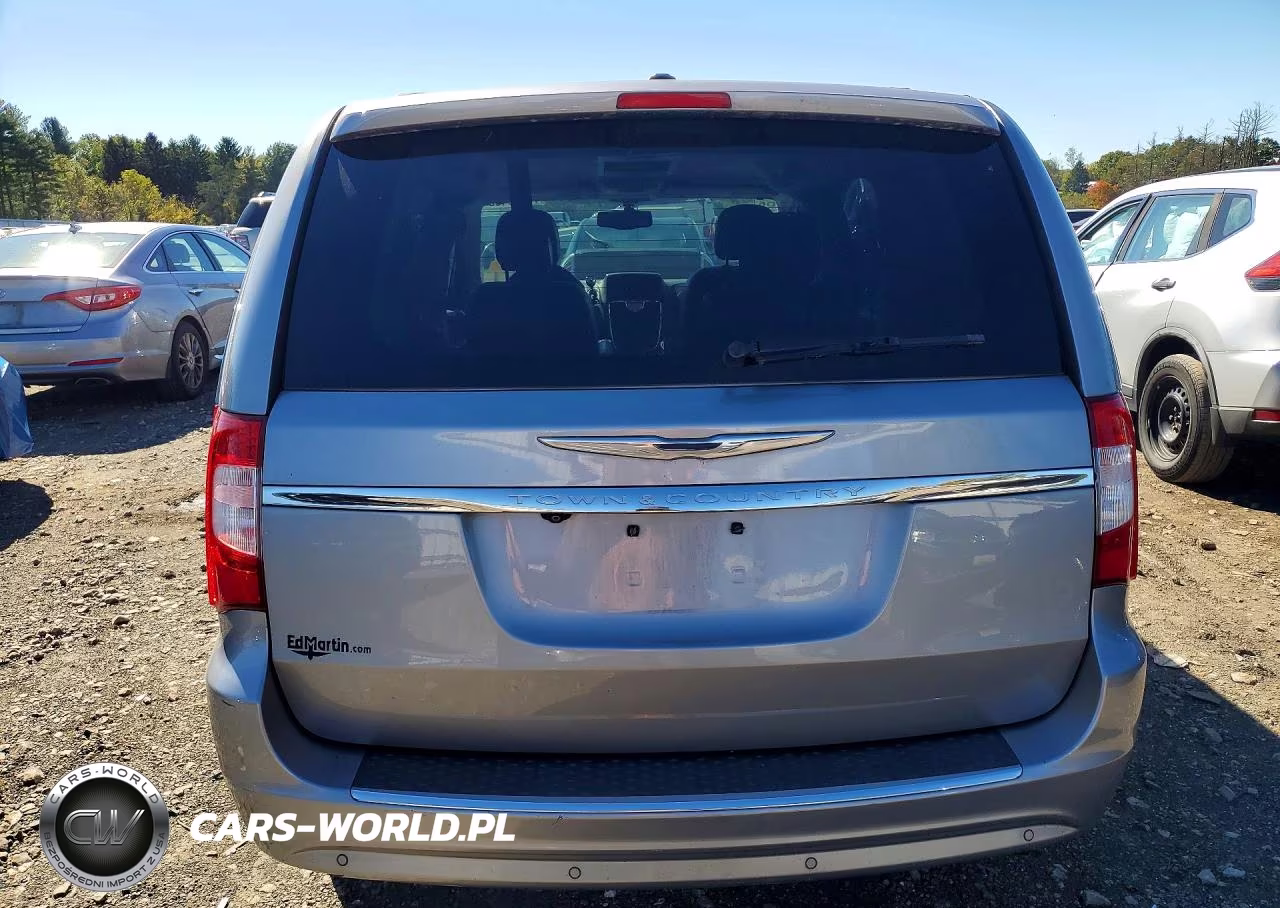 2015 Chrysler Town & Country Touring L VIN:2C4RC1CG8FR673808 - 6