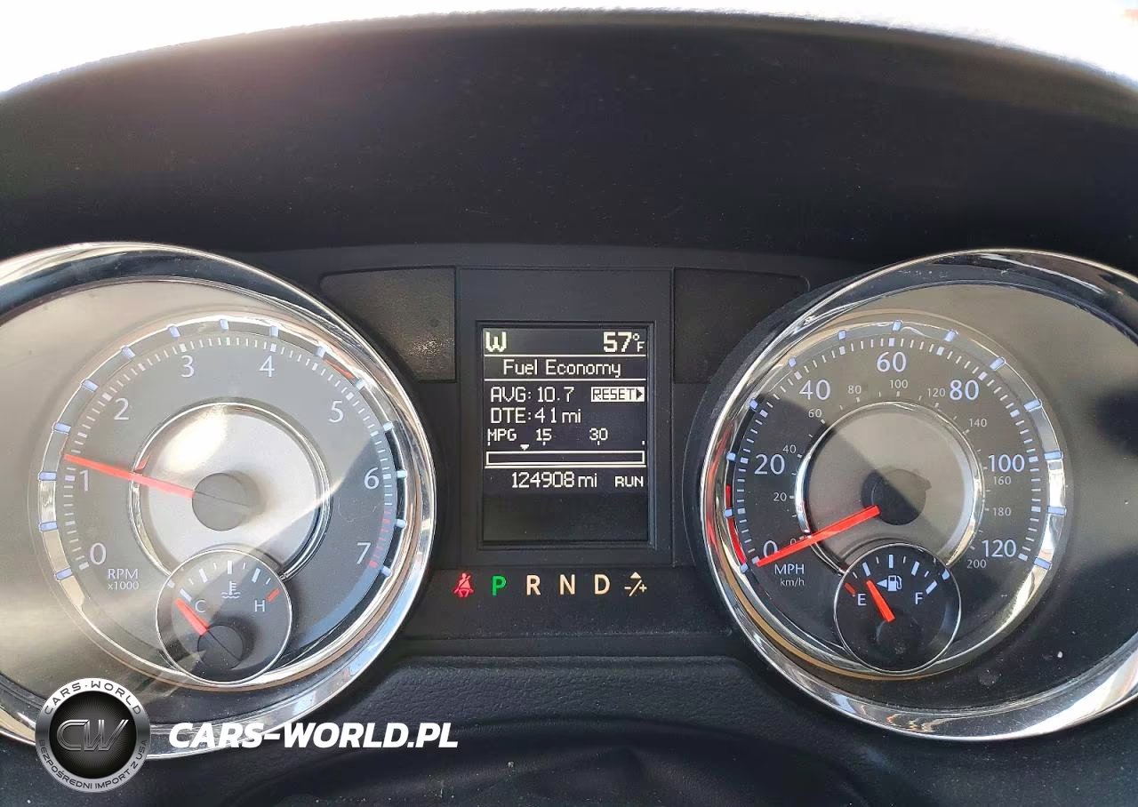 2015 Chrysler Town & Country Touring L VIN:2C4RC1CG8FR673808 - 9