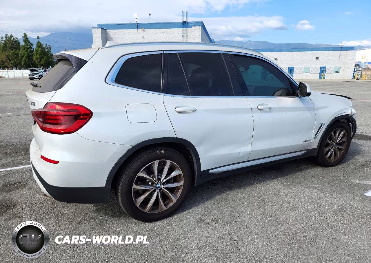 2018 BMW X3 xDrive30I VIN:5UXTR9C51JLC76140 - 3