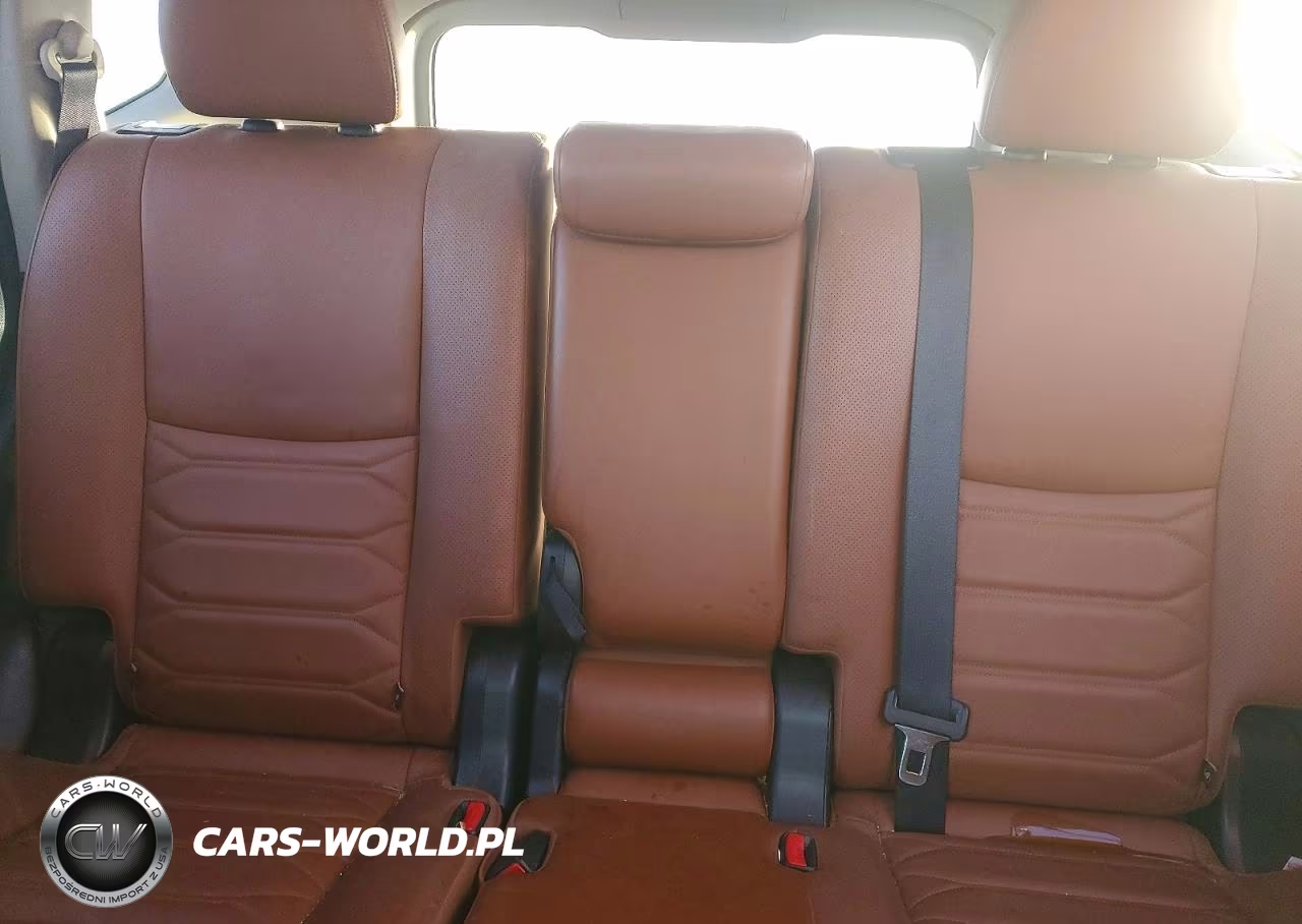 2018 Nissan Rogue S VIN:JN8AT2MV8JW328041 - 10