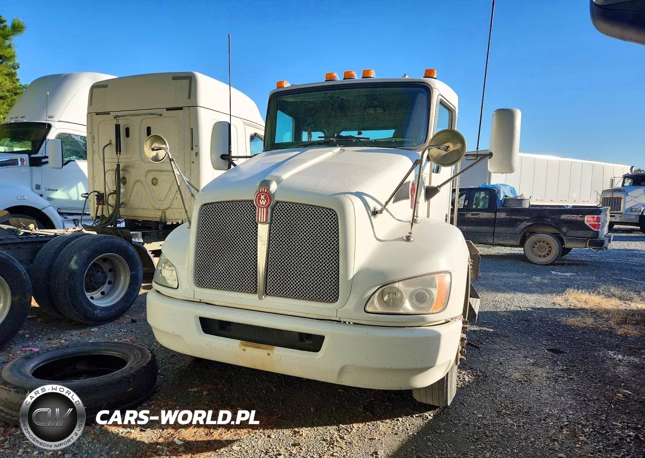 2015 Kenworth T370 Semi Truck