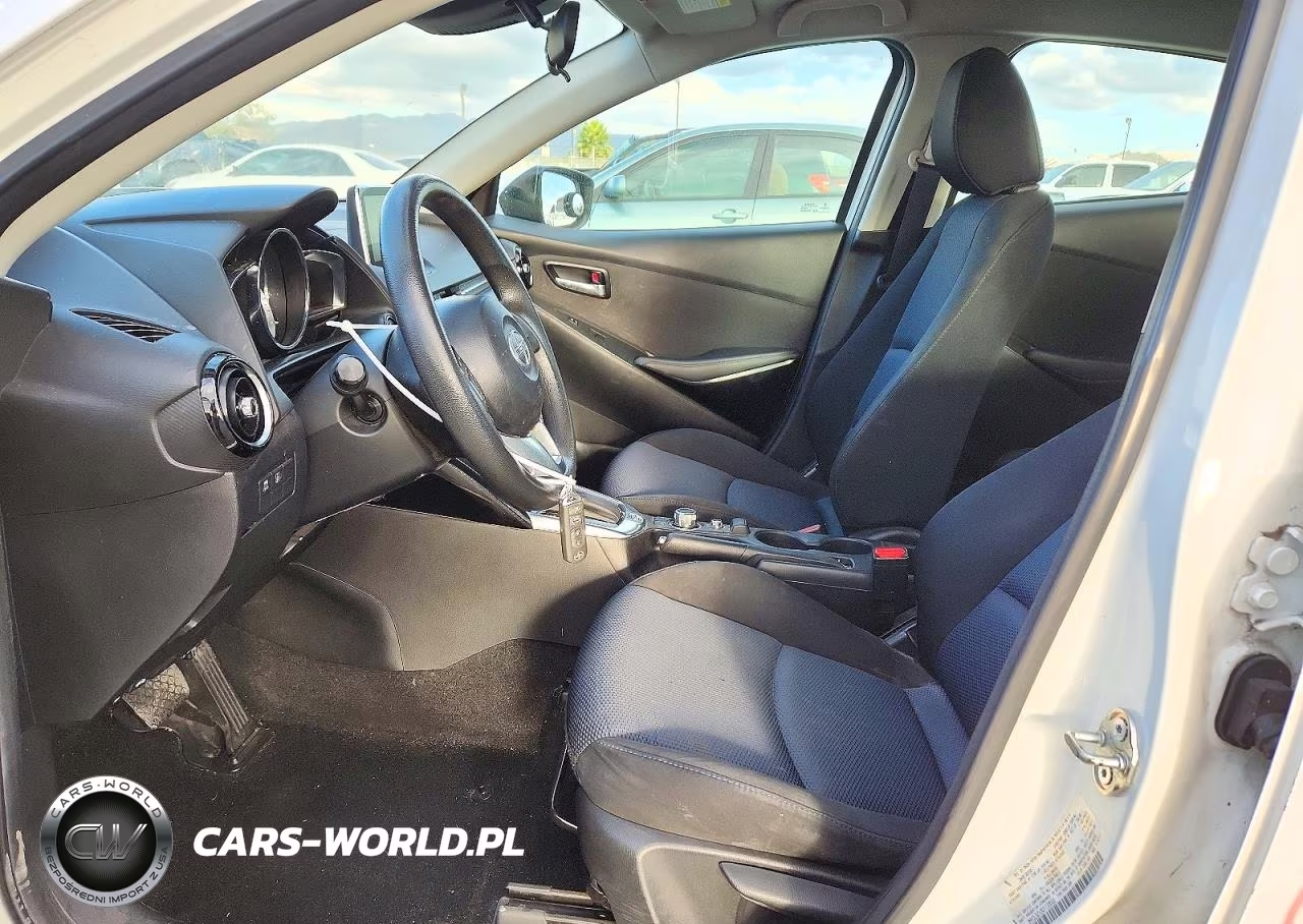 2016 Scion Ia Base VIN:3MYDLBZV3GY133582 - 7