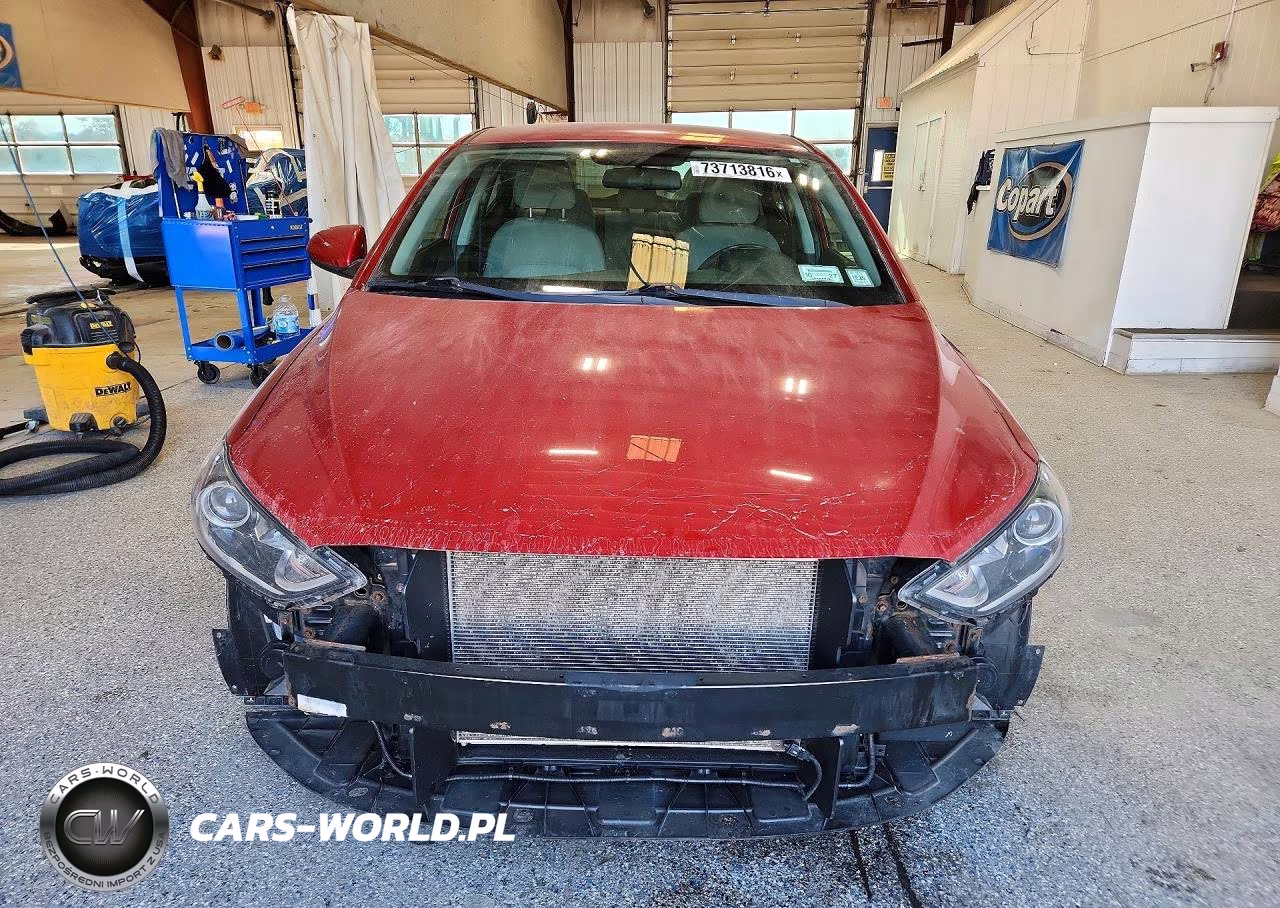 2018 Hyundai Elantra Sel VIN:5NPD84LF6JH301457 - 5