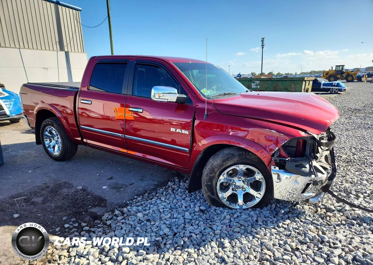 2015 Ram 1500 Laramie VIN:1C6RR6NG0FS677141 - 4