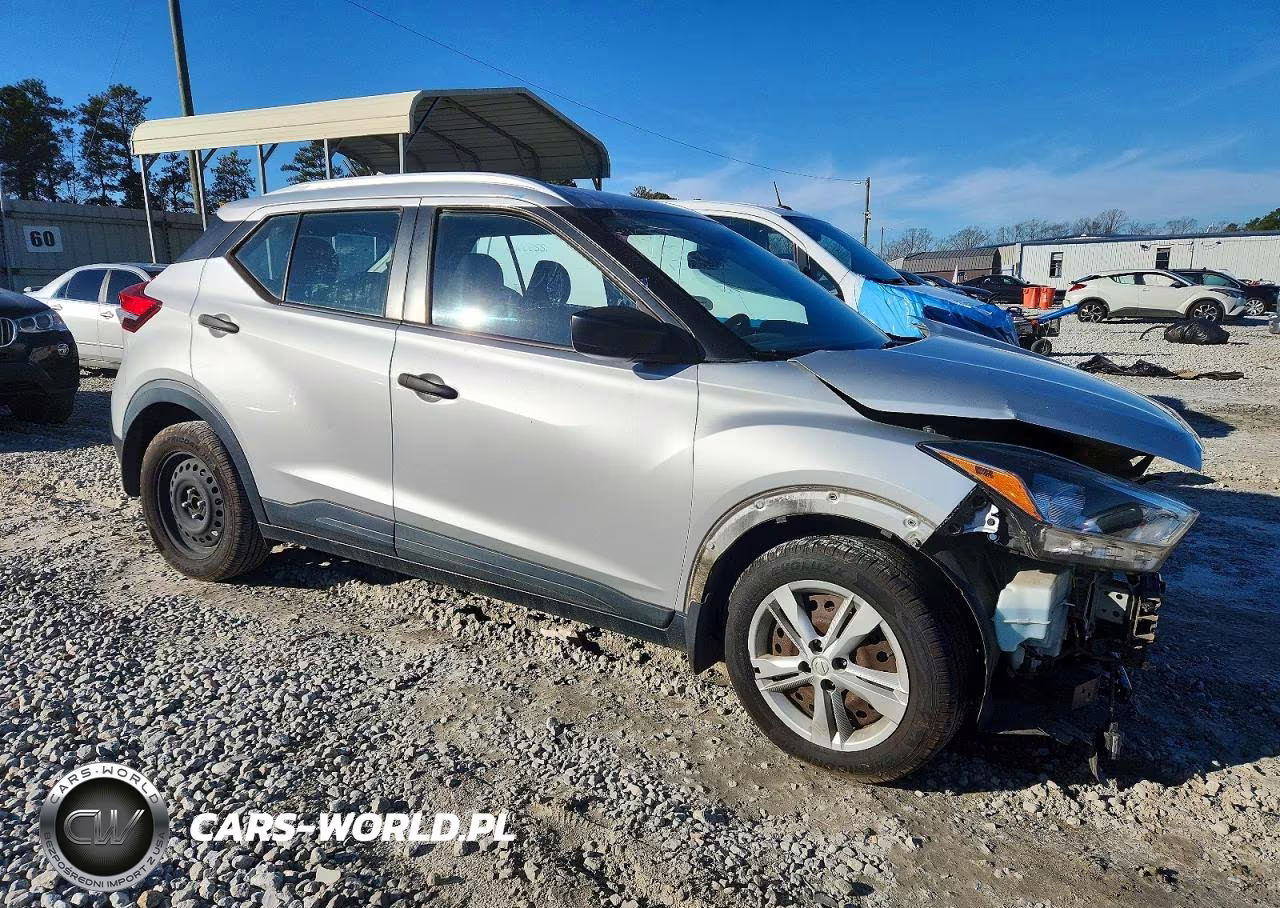 2018 Nissan Kicks S VIN:3N1CP5CU9JL529054 - 4